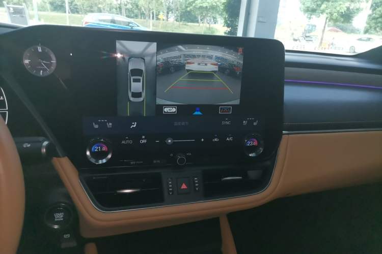 Used Lexus ES 2025 200 Premium Edition Audio And AC Panel