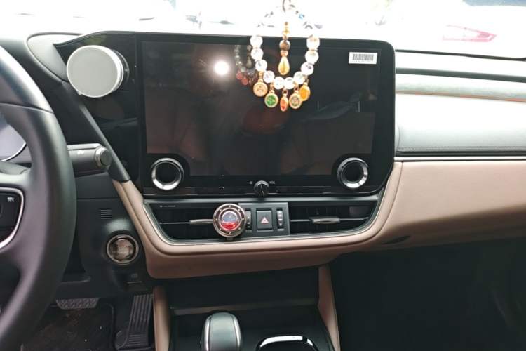 Used Lexus ES 2025 200 Premium Edition Audio And AC Panel