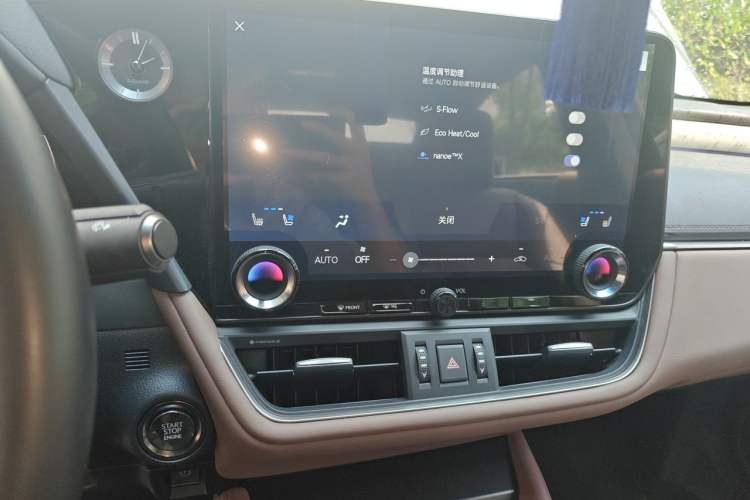 Used Lexus ES 2025 200 Premium Edition Audio And AC Panel