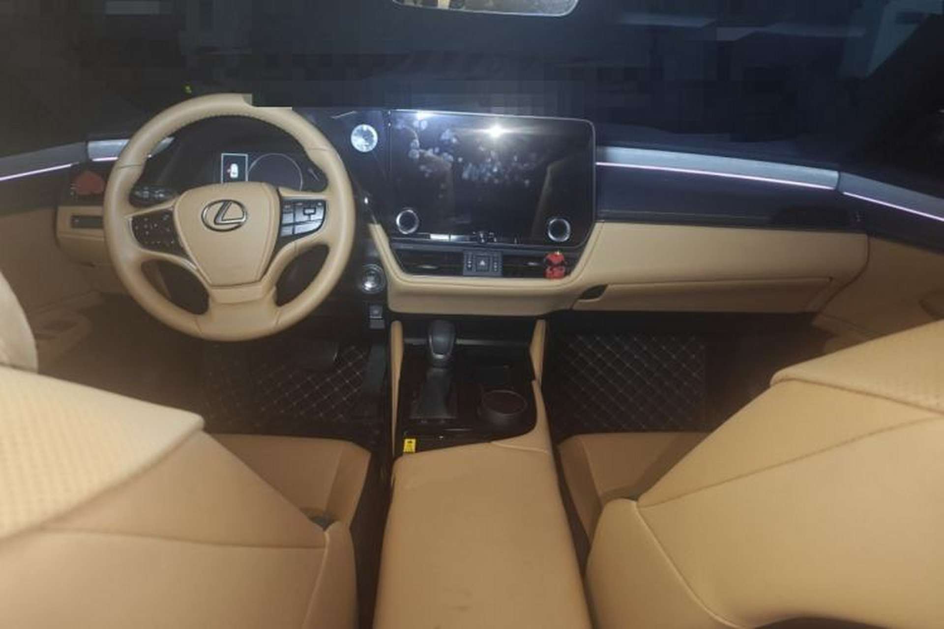 Used Lexus ES 2025 200 Premium Edition Center Console