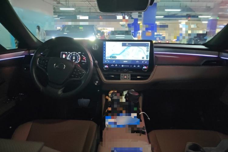 Used Lexus ES 2025 200 Premium Edition Center Console