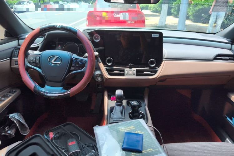Used Lexus ES 2025 200 Premium Edition Center Console
