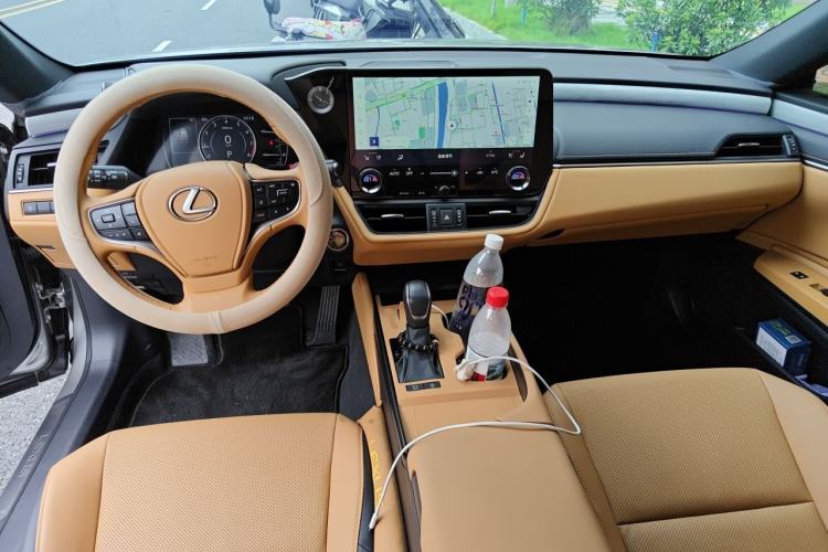 Used Lexus ES 2025 200 Premium Edition Center Console