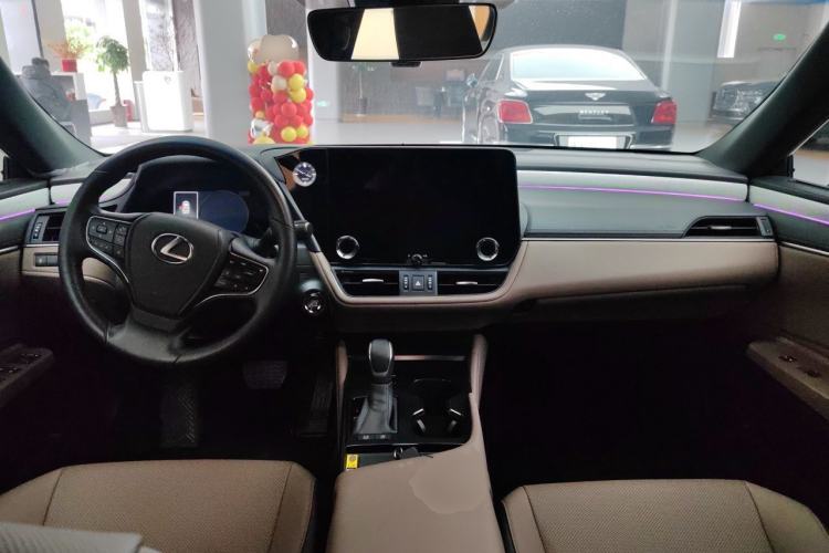 Used Lexus ES 2025 200 Premium Edition Center Console
