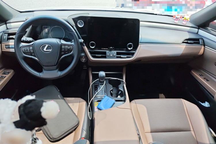 Used Lexus ES 2025 200 Premium Edition Center Console