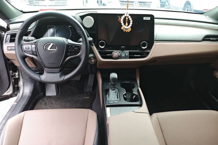 Used Lexus ES 2025 200 Premium Edition Center Console