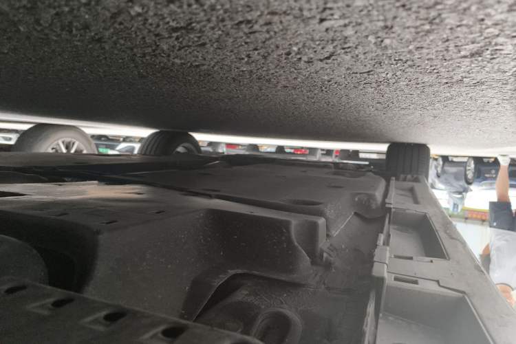 Used Lexus ES 2025 300h Deluxe Edition Chassis Rear Left