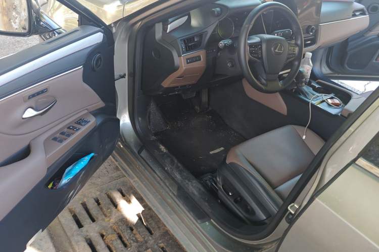 Used Lexus ES 2025 200 Premium Edition Driver Seat