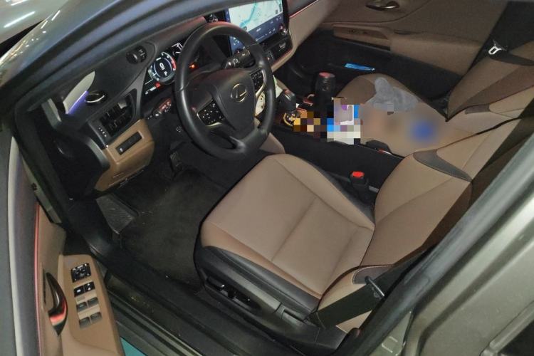 Used Lexus ES 2025 200 Premium Edition Driver Seat
