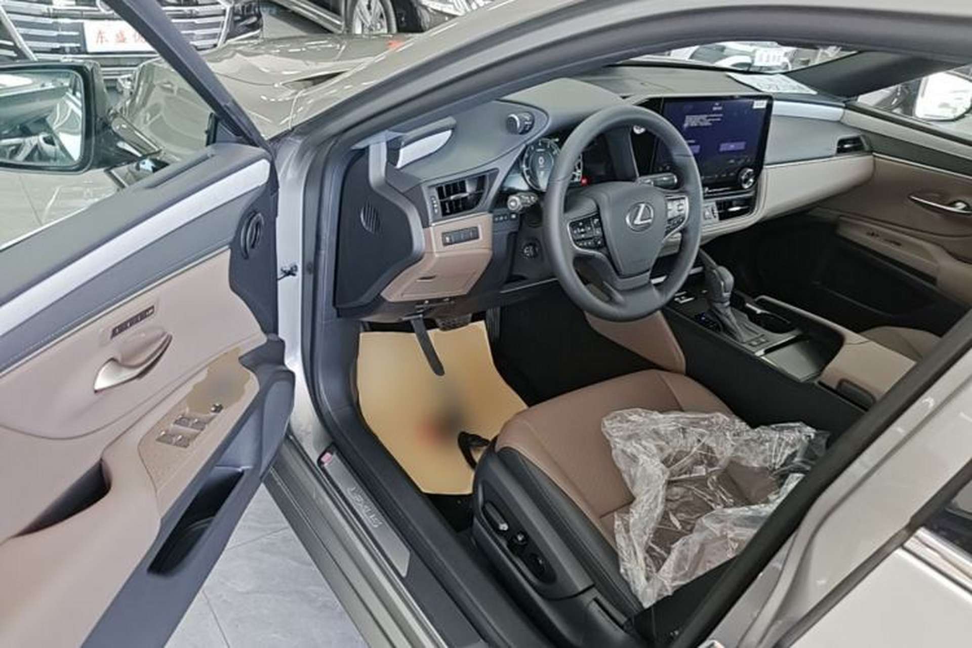 Used Lexus ES 2025 200 Premium Edition Driver Seat