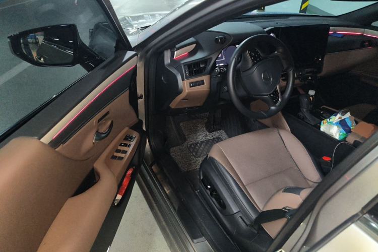 Used Lexus ES 2025 200 Premium Edition Driver Seat