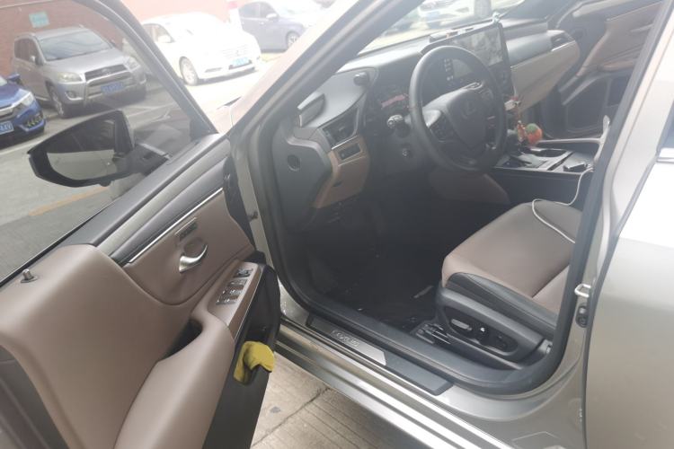 Used Lexus ES 2025 200 Premium Edition Driver Seat