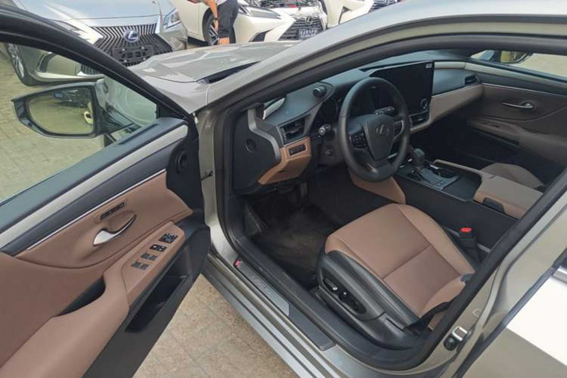 Used Lexus ES 2025 200 Premium Edition Driver Seat