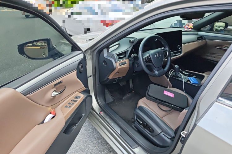 Used Lexus ES 2025 200 Premium Edition Driver Seat