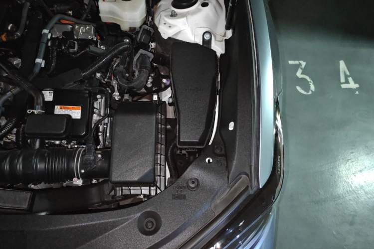 Used Lexus ES 2025 300h Premium Edition Engine Bay Left