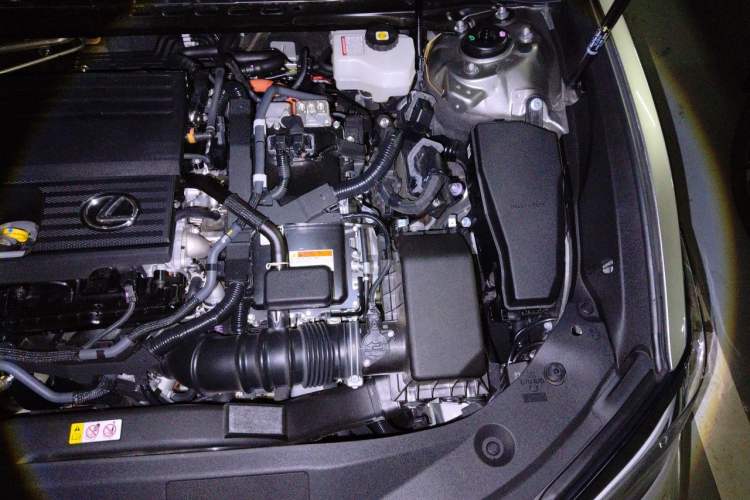 Used Lexus ES 2025 300h Deluxe Edition Engine Bay Left