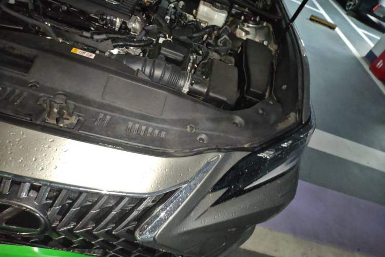 Used Lexus ES 2025 300h Deluxe Edition Engine Bay Left