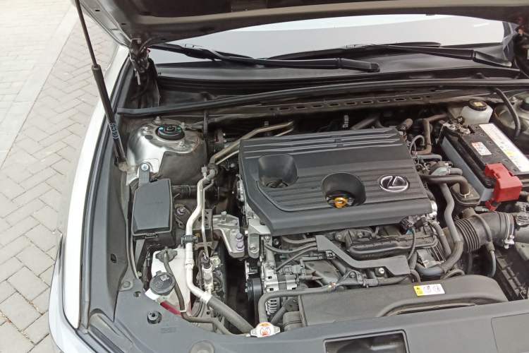 Used Lexus ES 2025 200 Premium Edition Engine Bay Right