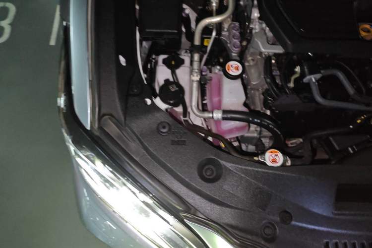 Used Lexus ES 2025 300h Premium Edition Engine Bay Right