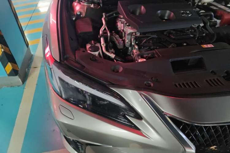 Used Lexus ES 2025 200 Premium Edition Engine Bay Right