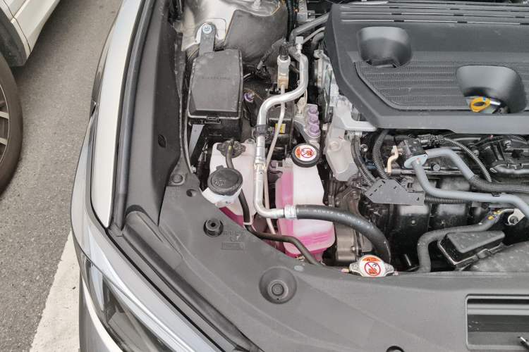 Used Lexus ES 2025 300h Deluxe Edition Engine Bay Right