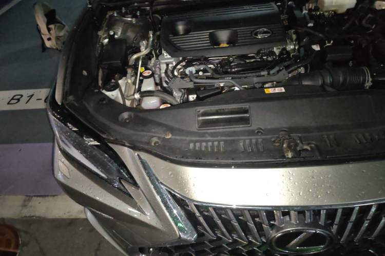 Used Lexus ES 2025 300h Deluxe Edition Engine Bay Right