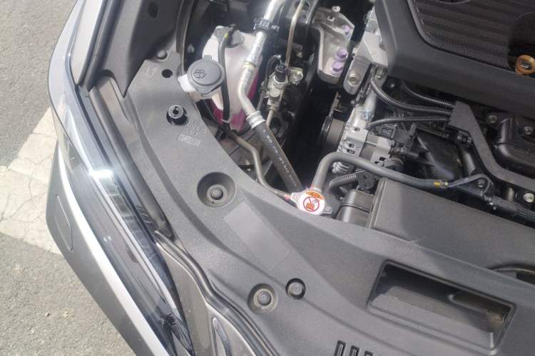Used Lexus ES 2025 200 Premium Edition Engine Bay Right