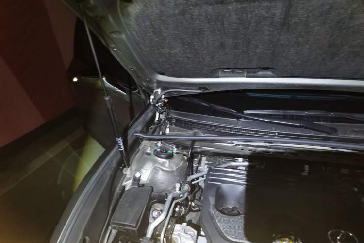 Used Lexus ES 2025 200 Premium Edition Engine Bay Right