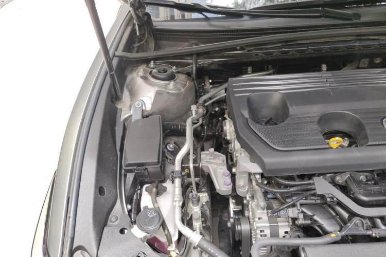 Used Lexus ES 2025 200 Premium Edition Engine Bay Right
