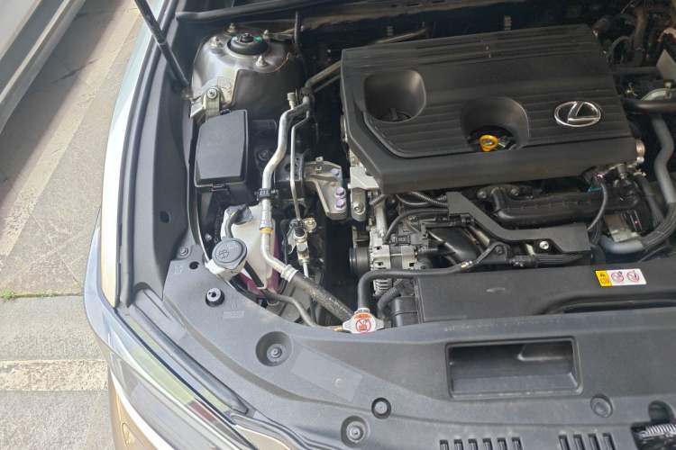 Used Lexus ES 2025 200 Premium Edition Engine Bay Right