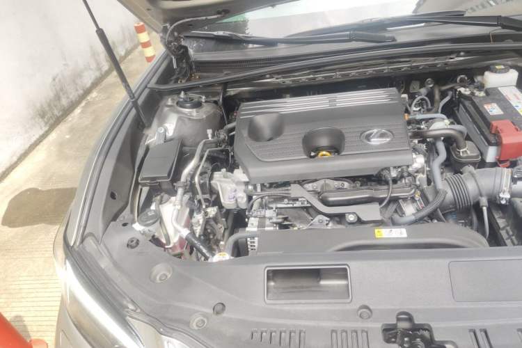 Used Lexus ES 2025 200 Premium Edition Engine Bay Right