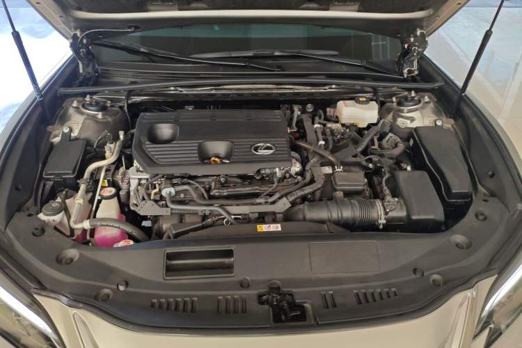 Used Lexus ES 2025 300h Deluxe Edition Engine Bay