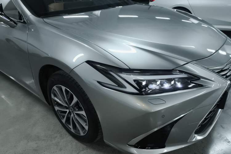 Used Lexus ES 2025 200 Premium Edition Exterior 1