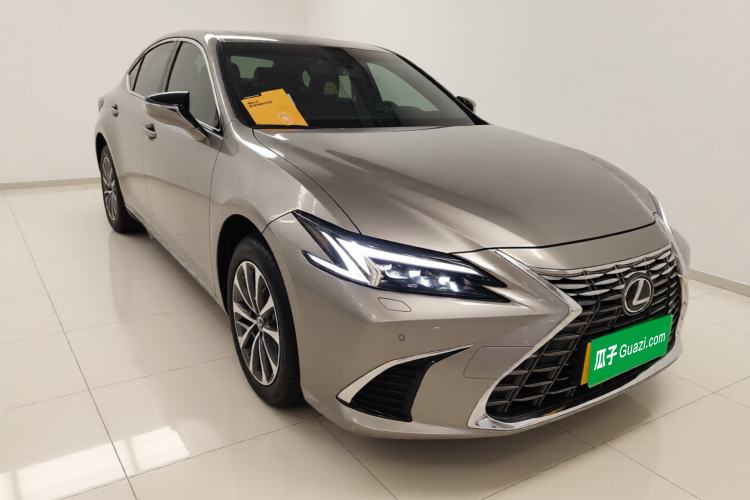 Used Lexus ES 2025 200 Premium Edition Exterior 1