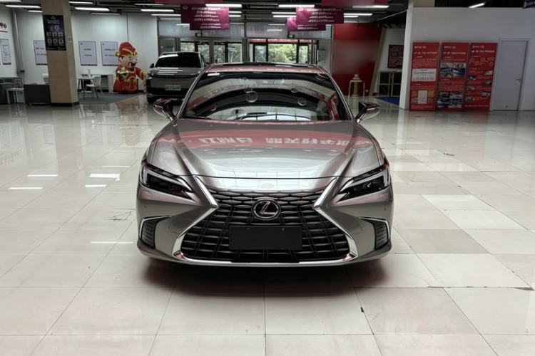 Used Lexus ES 2025 300h Deluxe Edition Exterior 1