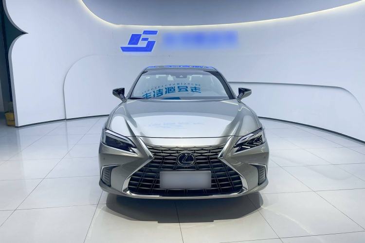 Used Lexus ES 2025 300h Deluxe Edition Exterior 1