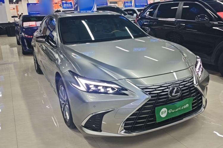 Used Lexus ES 2025 200 Premium Edition Exterior 1