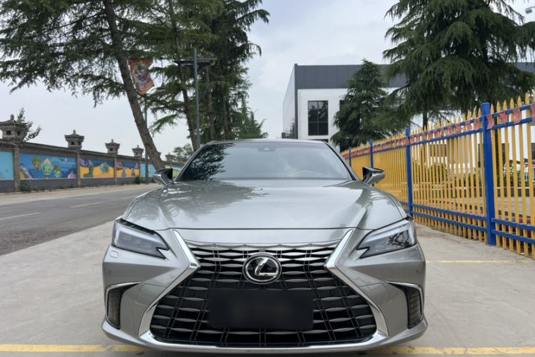 Used Lexus ES 2025 200 Premium Edition Exterior 2