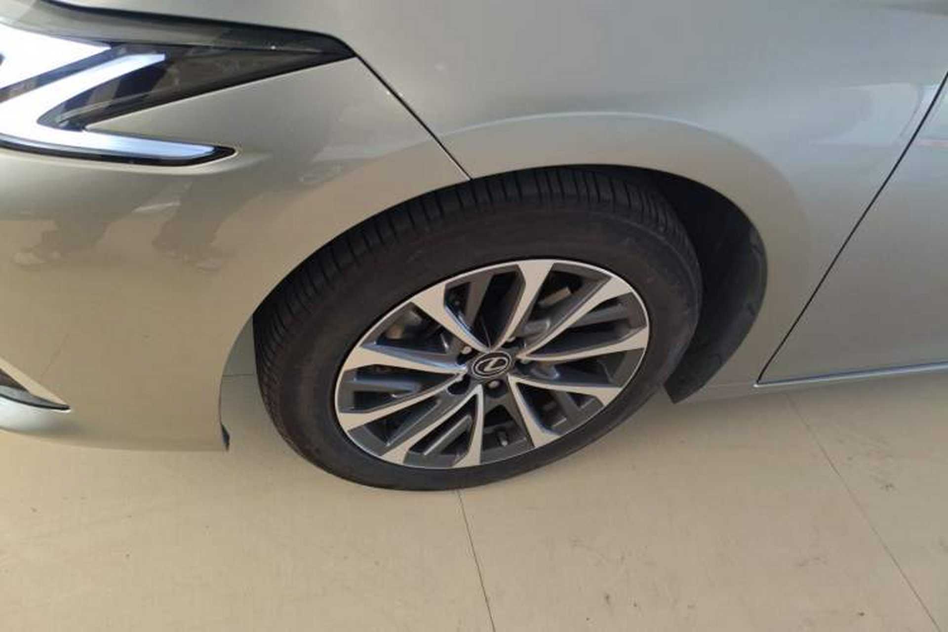 Used Lexus ES 2025 300h Deluxe Edition Exterior 2