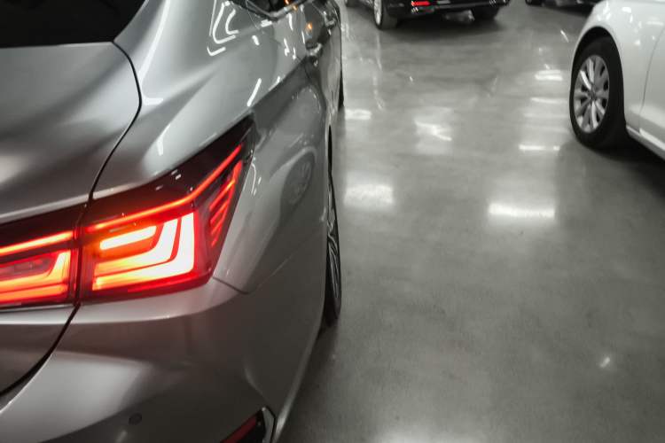 Used Lexus ES 2025 200 Premium Edition Exterior 3
