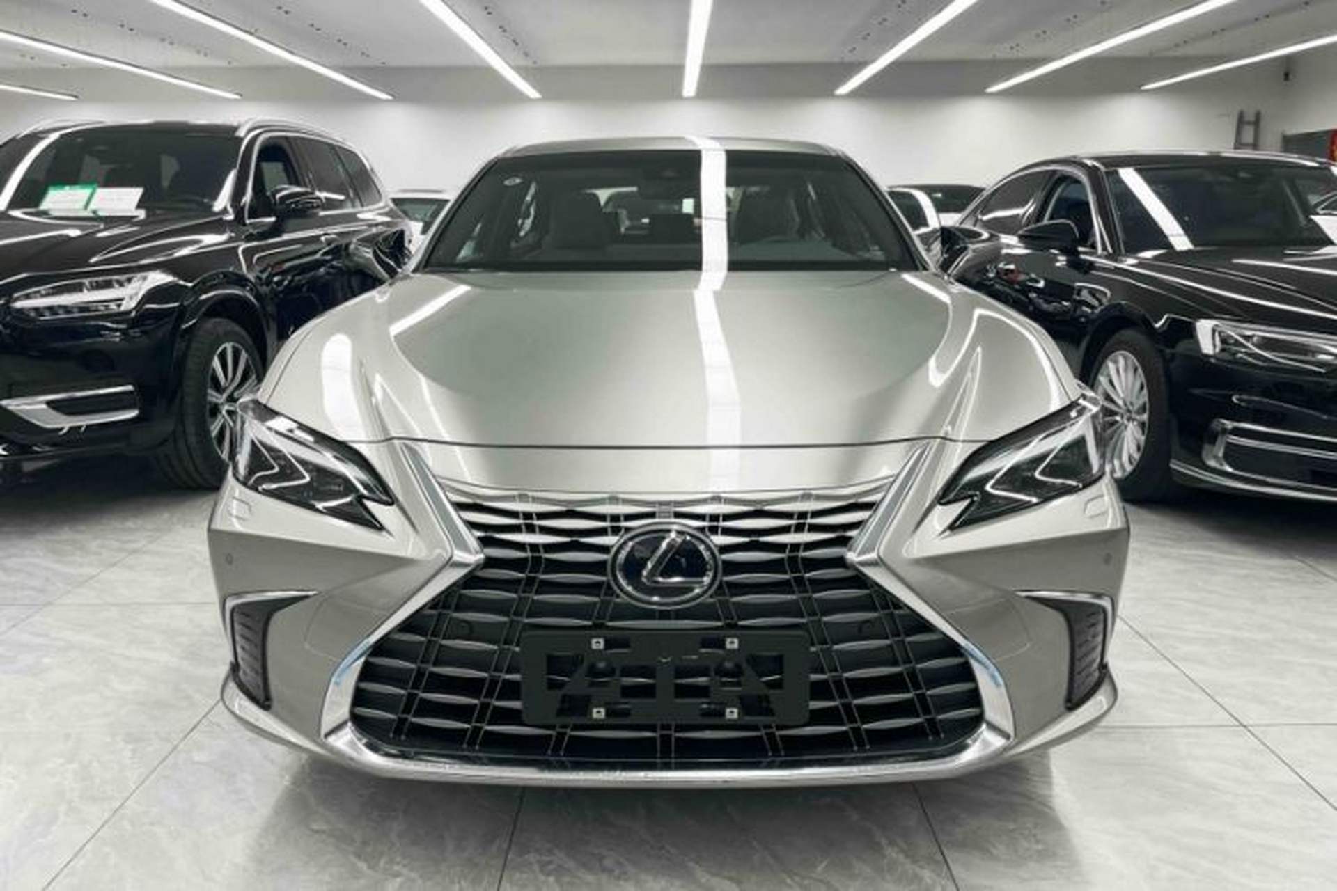 Used Lexus ES 2025 200 Premium Edition Exterior 3