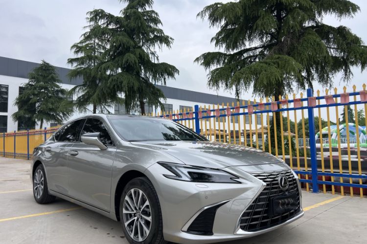Used Lexus ES 2025 200 Premium Edition Exterior 3