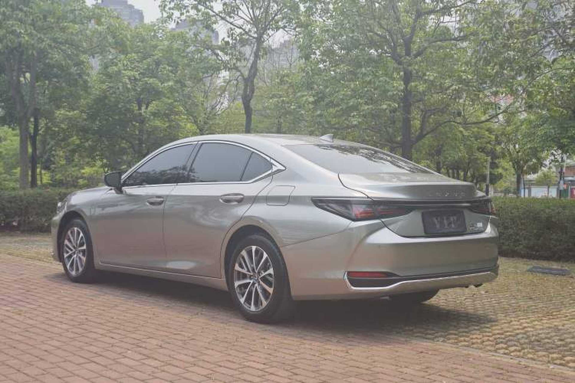 Used Lexus ES 2025 200 Premium Edition Exterior 3