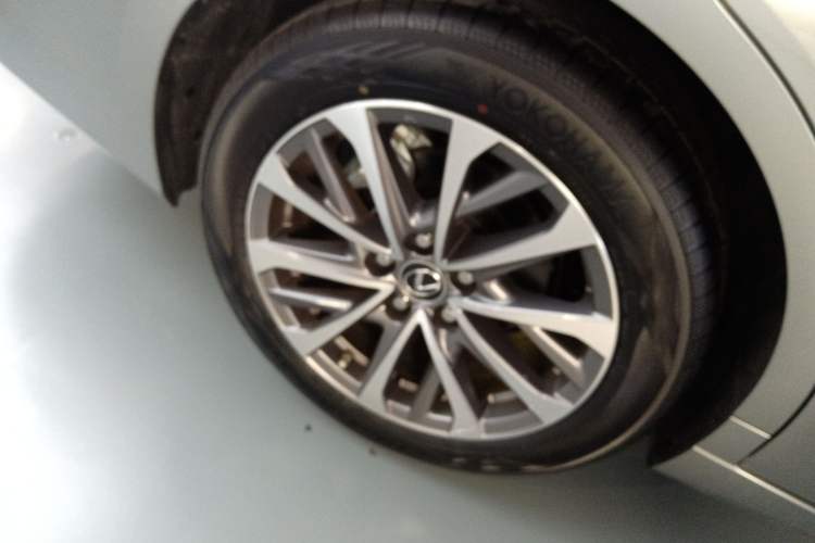 Used Lexus ES 2025 200 Premium Edition Exterior 5