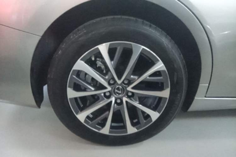 Used Lexus ES 2025 200 Premium Edition Exterior 5