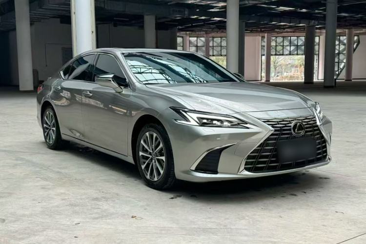 Used Lexus ES 2025 300h Deluxe Edition Exterior 8