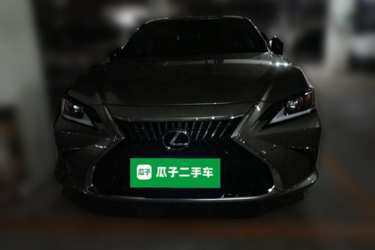 Used Lexus ES 2025 300h Deluxe Edition Front