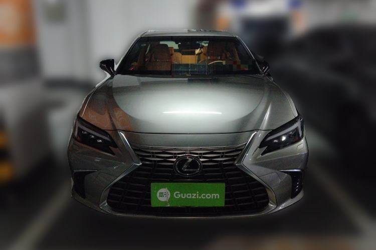 Used Lexus ES 2025 300h Deluxe Edition Front