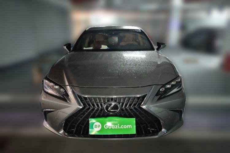 Used Lexus ES 2025 300h Deluxe Edition Front