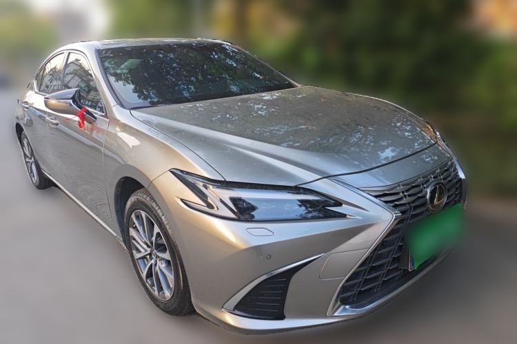Used Lexus ES 2025 200 Premium Edition Front Right 45 Deg